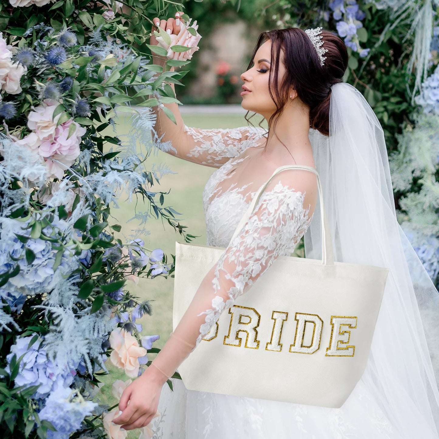 B1ykin 2Pcs Bride Chenille Letter Patches Canvas Tote Bag, White Bridal Shower Honeymoon Wedding Gift Bag with Zipper Pocket, Travel Handbag Zipper Pouch for Women Engagement Bachelorette Party