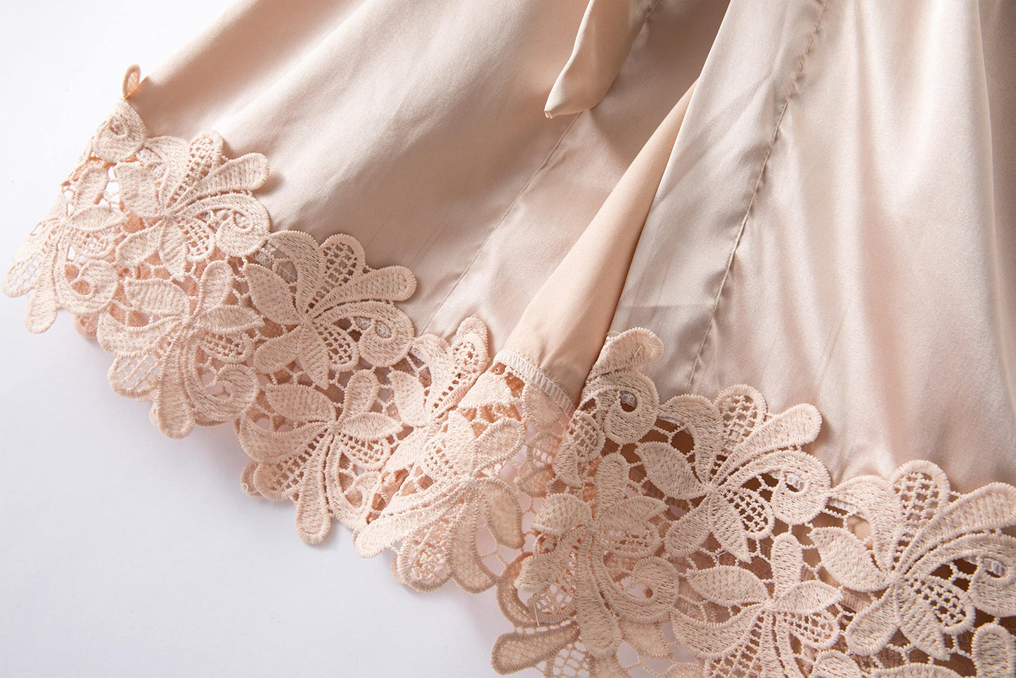 UrHot 5 Pcs Bridesmaid Kimono Robe sets Bride Silky Wedding Day Bathrobe with Lace Trim Embroidered Getting Ready